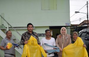 Memberikan Bantuan kepada Pelaku UMKM, Roudhatul Jannah ini Pesan Prabowo Sejahterakan Rakyat