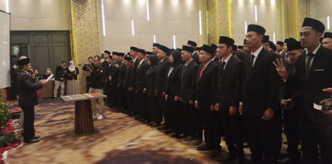 Deri Siswadi Resmi Melantik 90 Anggota PPK Kabupaten OKI