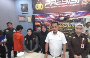 Satres Narkoba Polrestabes Palembang Blender 2 Kg Sabu Dihadapan Sang Kurir