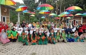 Hari Peduli Sampah Nasional 2023, Camat Lawang Kidul bersama PGRI laksanakan Tanam 1000 Pohon