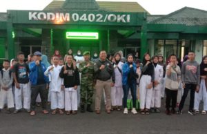 Kasdim 0402/OKI Lepas 52 Orang Kontingen Karate Menuju Kejuaraan Master-GI Cup I