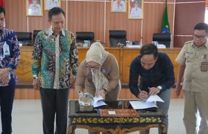 Jaga Ketersediaan Pupuk dan Alat Pertanian Petani OKI, Perumda BS MoU dengan PT PAL