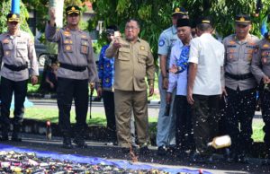 Jelang Lebaran, Forkopimda OKI Musnahkan Ribuan Miras dan Petasan