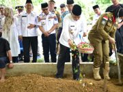 Bupati OKI Lepas Jenazah Abdurrahman ke Peristirahatan Terakhir