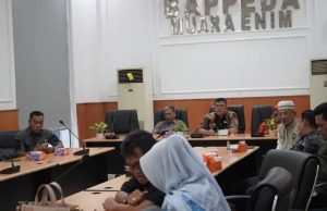 Pemkab Muara Enim Hadiri Rapat Koordinasi Persiapan Pembagian Bendera Merah Putih Tahun 2023, Melalui Zoom Meeting di Ruang Pangripta Sriwijaya BAPPEDA