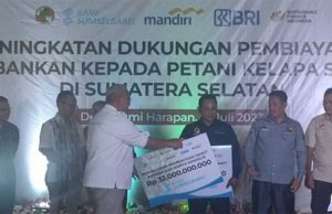 Petani di OKI Terima Pembiayaan Replanting Kebun Sawit