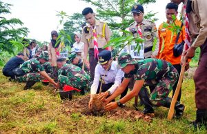 Hari Juang TNI AD, KODIM 0204/OKI Gelar Karya Bakti Penanaman Pohon Bersama