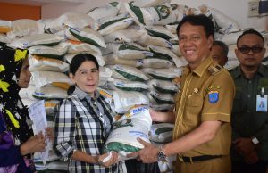 51.069 KPM di OKI Terima Bansos Beras 10 Kg selama 6 Bulan