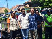 Pj. Bupati OKI Sambangi dan Beri Bantuan Korban Kebakaran di Pedamaran