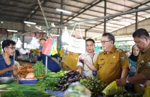 Kendalikan Inflasi, Pemkab Muara Enim gelar Operasi Pasar Murah