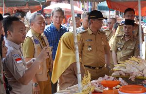 Pj. Bupati Asmar Pastikan Stok Bahan Pokok Aman Jelang Idul Adha