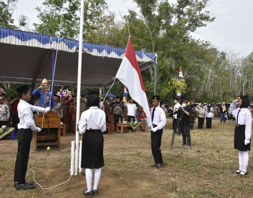 Upacara Pengibaran Bendera HUT RI ke 79 di Ponpes Islam Al Ikhlas MBS Mulyaguna Teluk Gelam bersama Densus 88 AT POLRI Satgaswil Sumsel Berlangsung Meriah