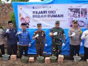 Jelang Hari Bhakti Adhyaksa, Kejari OKI Gelar Aksi Sosial Bedah Rumah