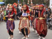 Ratusan Pelajar di OKI Ramaikan Lomba Gerak Jalan dengan Kostum Unik