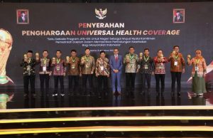 Pemkab Muara Enim terima penghargaan UHC Award Kategori Utama dari BPJS Kesehatan.