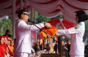 Pj. Bupati Muara Enim Pimpin Upacara Pengibaran Bendera Sang Merah Putih HUT Kemerdekaan Republik Indonesia ke-79