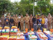 Pj Bupati OKI Serahkan Bantuan untuk Korban Kebakaran Srinanti