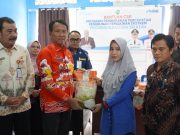 Pemkab OKI Salurkan Bansos CSR untuk Tekan Kemiskinan Ekstrem