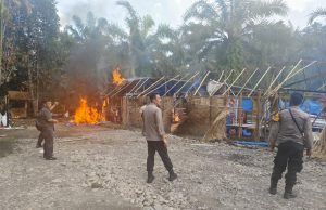 Dukung Program Asta Cita 100 Hari kerja Pemerintah (Presiden RI Prabowo-Gibran) – Kapolres Binjai AKBP Bambang : Ratakan Barak Narkoba di Pondok Kloneng