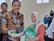 umat Berkah, Kalapas Muara Enim Serahkan Bantuan Sosial dan Hasil Panen untuk Keluarga Warga Binaan