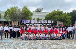 Kepala SMKN 1 Intan Lantik 14 Anggota PMR