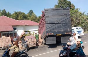 Sat Lantas Polres Pidie Jaya Sigap Menangani Kecelakaan Tunggal di Jalan Banda Aceh-Medan, Keude Ulee Glee, Bandar Dua