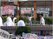 Siswa SMA Negeri 11 Medan Gelar Aksi, Desak Evaluasi Kepemimpinan Kepala Sekolah