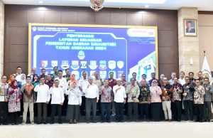 Sekda Herman Suryatman Serahkan LKPD Tahun 2024 kepada BPK RI