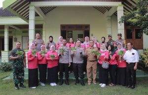 Kapolres Blitar Bersama PJU Kunjungi dan Dukung Ketahanan Pangan P2B Taman Toga Melati, Desa Minggirsari