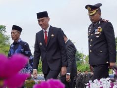 Dua Tokoh Besar H. Muchendi Mahzareki dan H.M. Djakfar ShodiqTampil Berdampingan dan Beradu Salam Komando Di Hari Bhayangkara Tanda Rekonsiliasi Politik OKI