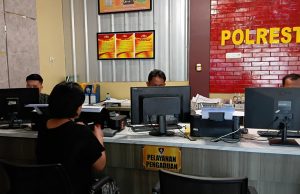 Geger di Palembang! Ibu Rumah Tangga Dikeroyok Tetangga Gara-gara Hutang Keponakan