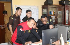 Kejari Muara Enim Geledah Kantor KONI dan Dispora, Usut Dugaan Korupsi Dana Hibah Rp8,5 Miliar