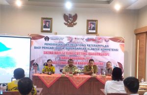 Maksimalkan Pemanfaatan DBHCHT, Disnaker Kabupaten Blitar Menggelar Sertifikasi Kompetensi BNSP Skema “BARBER” Di Era AI