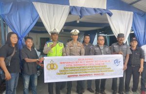 PJS Sibolga–Tapteng dan Polres Tapanuli Tengah Bagikan 100 Bendera Merah Putih Sambut HUT RI ke-80
