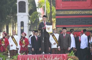 Penuh Khidmat, Ketua DPRD Kota Blitar Bacakan Teks Proklamasi pada Upacara HUT RI ke-80