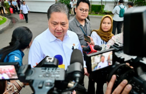 Presiden Prabowo Pimpin Ratas Bahas Stabilitas Ekonomi Nasional dan Perlindungan Masyarakat