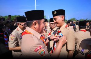 Bupati OKI Muchendi Terima Lencana Panca Warsa III dari Gubernur Sumsel