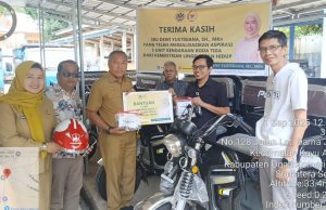 Pemkab OKI Terima Bantuan Lima Kendaraan Pengangkut Sampah dari KLHK