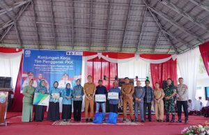 TP. PKK OKI Mantapkan Sinergi dan Inovasi Kader di Desa Sungai Sodong: Bupati Muchendi dan Ny. Ike Turun Langsung Beri Pembinaan