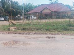 Jalan Berlubang di Depan Kantor PUTR PALI: Ironi Pembangunan yang Jadi Sorotan Publik