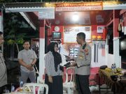 Polres Blitar Memberikan Sarana Kontak Berupa HT Kepada Pos Kampling
