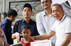 Saan Mustopa Salurkan Bantuan PIP untuk 155 Siswa di Purwakarta: Dorong Pemerataan Akses Pendidikan yang Berkeadilan