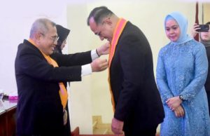 Sekda Sumsel Edward Chandra Resmi Sandang Gelar Doktor dari Universitas Sriwijaya