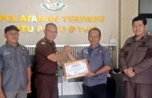 Kejari OKU Raih Penghargaan dari PJS: Apresiasi atas Dedikasi dan Integritas dalam Penegakan Hukum