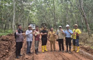 PT Sampoerna Agro Bantu Perbaikan Jalan 6,7 Km di Mesuji Makmur, OKI