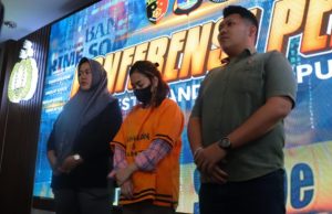 Setelah Dua Tahun Buron, Wanita Pelaku Arisan dan Investasi Bodong Rp1,2 Miliar Akhirnya Ditangkap di Palembang