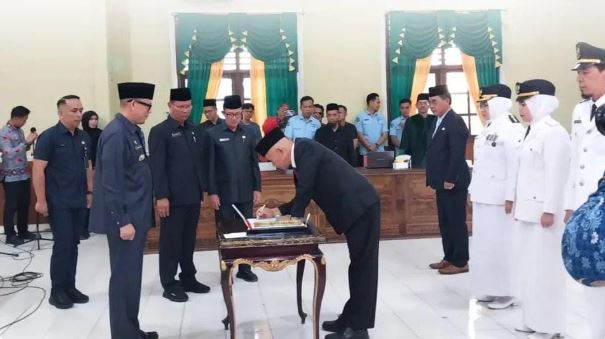 Bupati OKU Teddy Meilwansyah Rotasi 29 Pejabat: Segarkan Birokrasi dan Tingkatkan Kualitas Pelayanan Publik