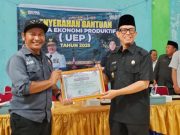 Dikenal Rendah Hati dan Dekat dengan Rakyat, Bupati OKU H. Teddy Meilwansyah Terima Penghargaan dari PJS
