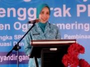 Ketua TP PKK OKI Hj. Ike Meilina dan Bupati Muchendi Kunjungi Desa Penyandingan: Dorong Kader PKK Aktif dan Sinergi Bangun Ketahanan Keluarga