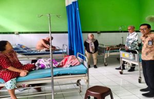 Kalapas Tanjung Raja Tinjau Langsung Warga Binaan Dirawat di RSUD Kayuagung, Pastikan Layanan Medis Maksimal